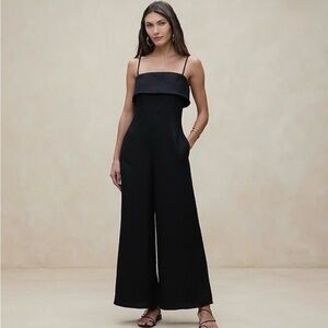 NWT BANANA REPUBLIC
Onda Linen Jumpsuit